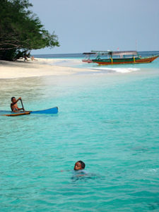 swimming in gili